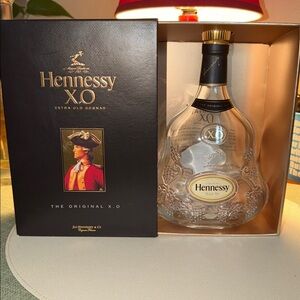 HENNESSY Extra Old COGNAC EMPTY BOTTLE and gift box-
unique!